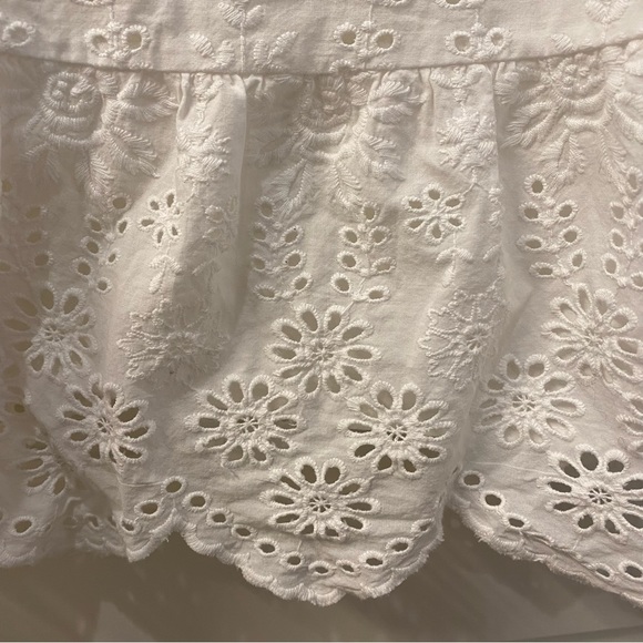 2/$18 Vero Moda White Flower Lace Cropped Tank Top Spring Size M - Picture 4 of 5